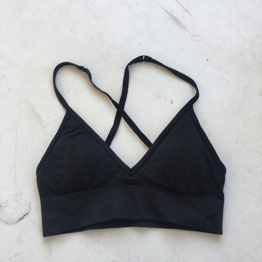 Ebb to flow seamless Lululemon sports Bra sz 4